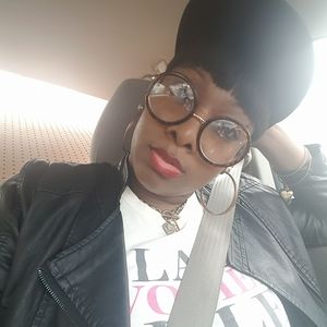 Meet your Posher, Crystal